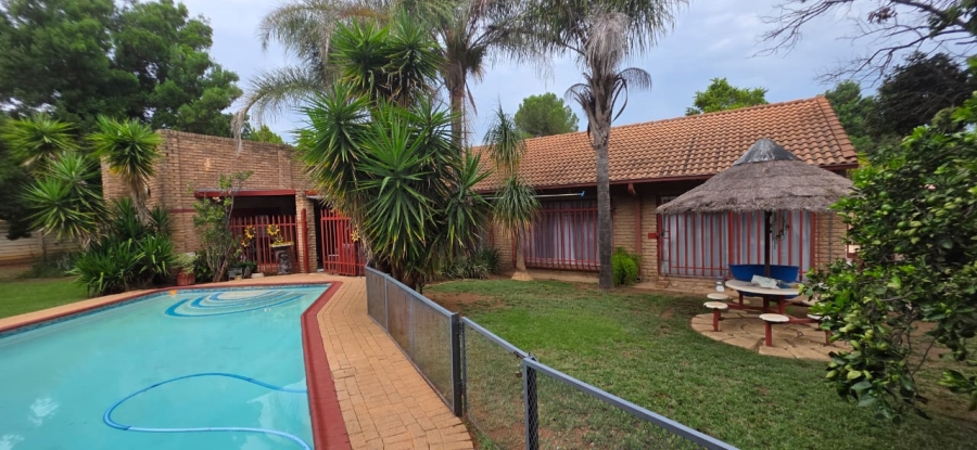 3 Bedroom Property for Sale in Flimieda North West